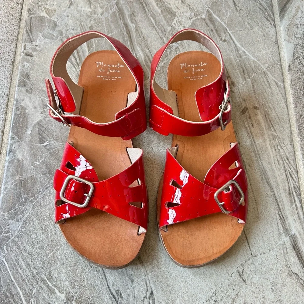 Manuela De Juan Red Patent leather Open Toe Buckle Sandals, Size 35 EU ( 3.5 US)
